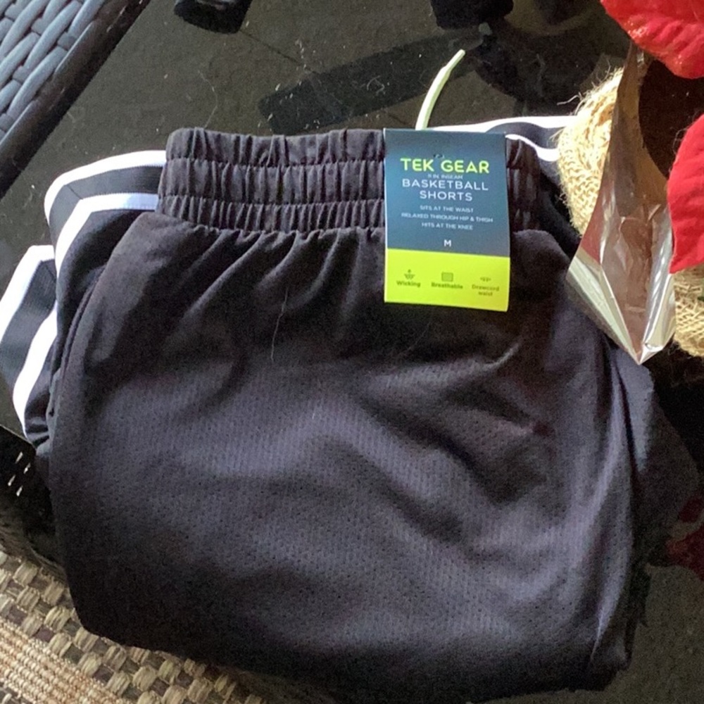 TEK GEAR men’s basketball shorts! Brand new